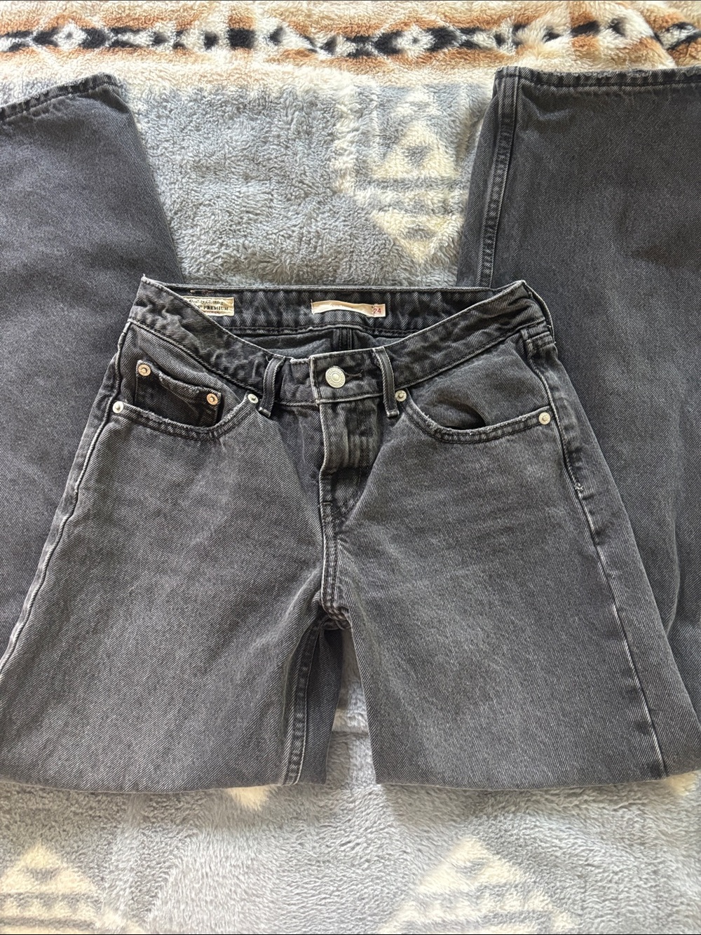 Levi’s Low Loose Jeans - Picture 2 of 6